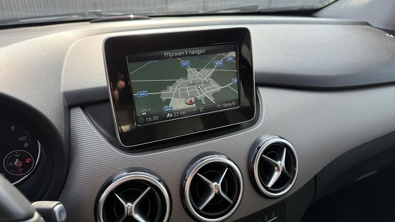 Mercedes-Benz Třídy B 180d*1MAJ-1957*129TKM*SERVIS* - fotka 12 z 19