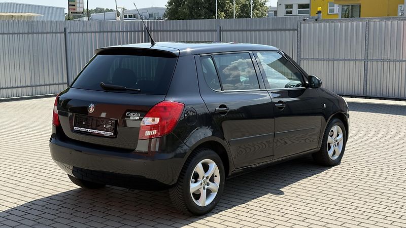 Škoda Fabia (2010) 1.4 16V*63kW*STYLE-EDITION*TOP - fotka 3 z 25
