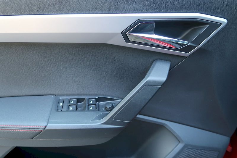 Seat Arona (2019) FR 1.0 TSI 85 kW DSG - fotka 20 z 32