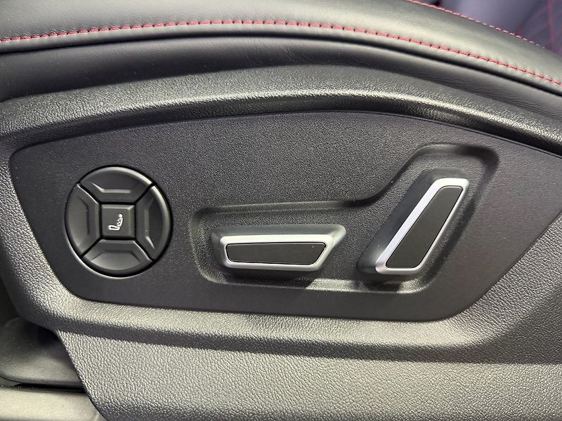 Audi SQ8 QUATTRO, B&O, VIRTUAL, WEBASTO - fotka 28 z 34