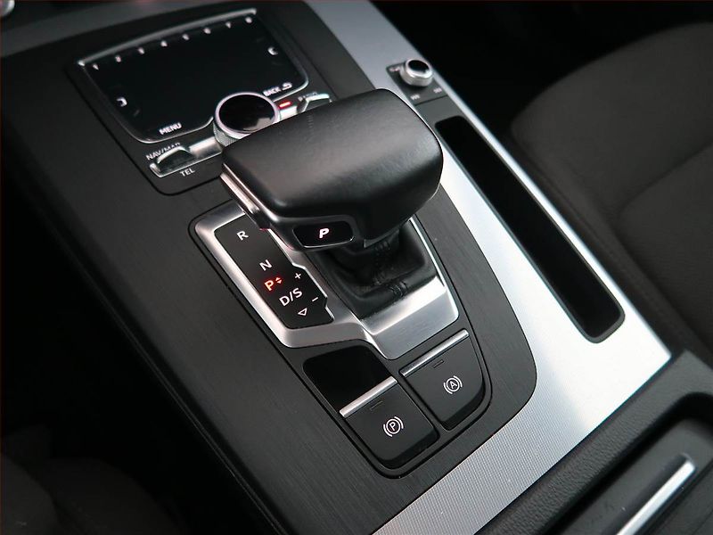 Audi Q5 (2020) design 40 TDI - fotka 13 z 24