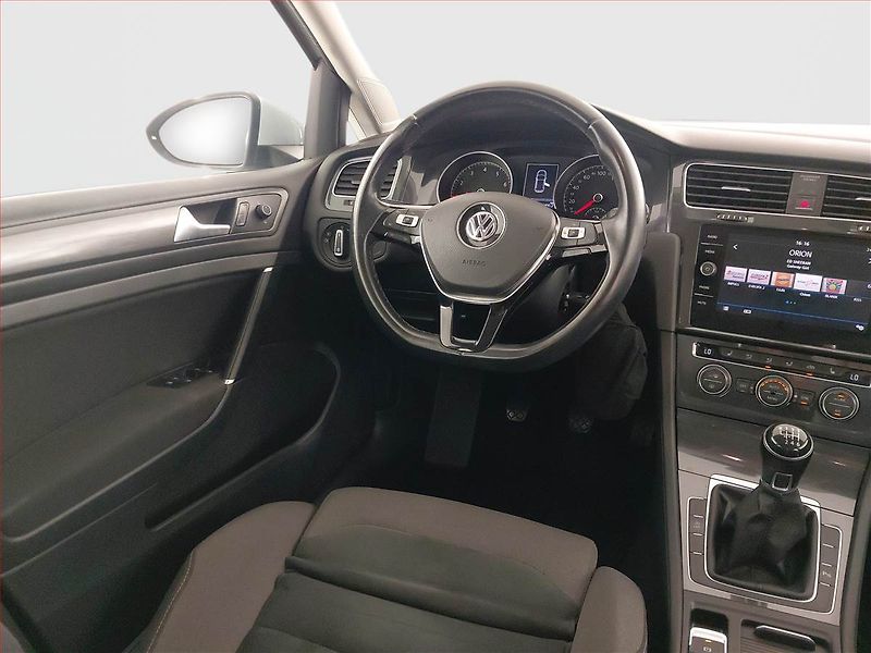 Volkswagen Golf (2018) Marathon Edition 1.0 TSI - fotka 7 z 20