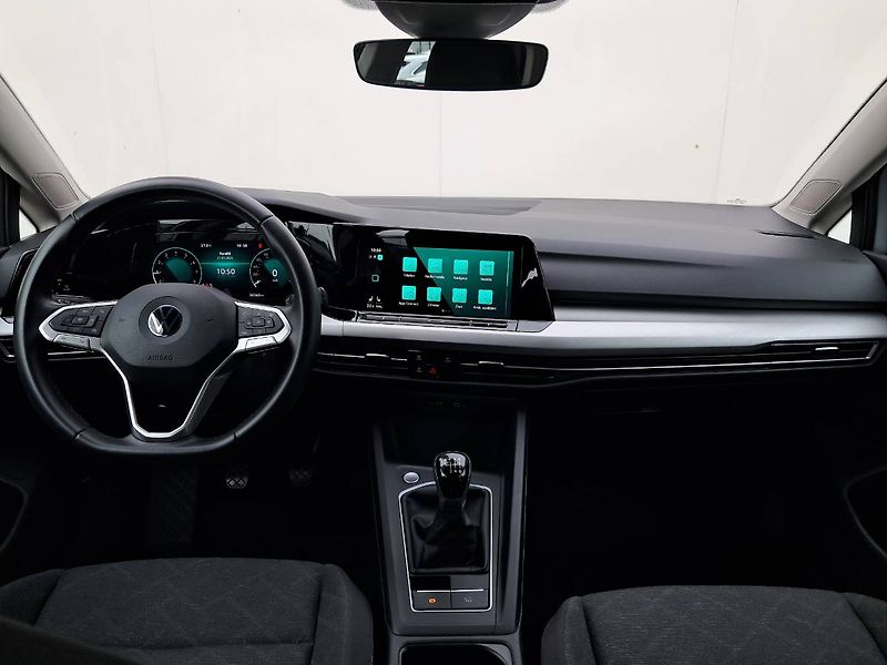 Volkswagen Golf (2022) LIFE 1.5 TSI / 96 kW M6 - fotka 7 z 25