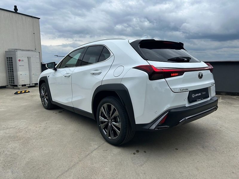 Lexus UX 300h 300h 2.0L HEV F SPORT DESIGN - fotka 2 z 10
