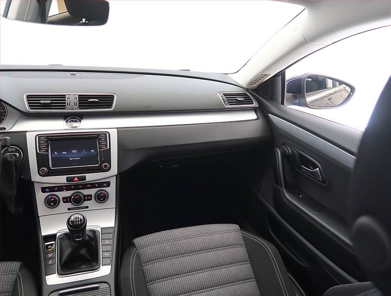 Volkswagen CC (2016) 2.0 TDI, Serv.kniha, Navi - fotka 8 z 22