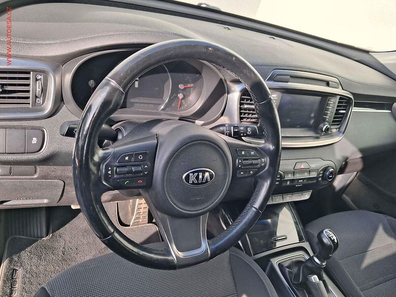 Kia Sorento (2017) 2.2CRDi 4x4, ČR, Navi, xenon - fotka 13 z 20