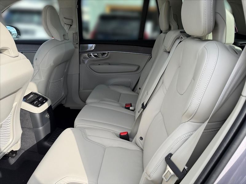 Volvo XC90 (2026) 2,0 T8 Ultra Dark  1824 - fotka 11 z 13