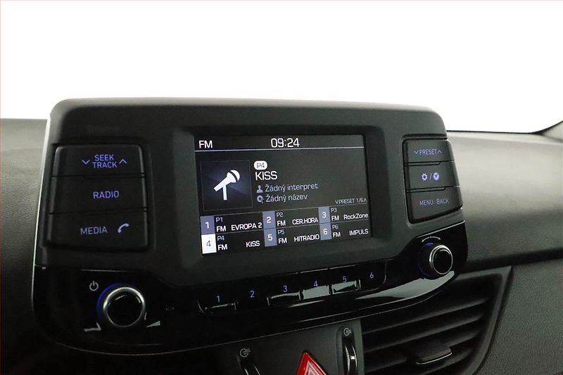 Hyundai i30 (2017) 1.0 T-GDI, Tempomat - fotka 11 z 13