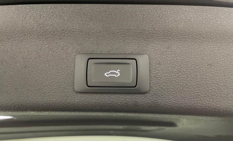 Audi A6 45TFSI quattro B&O HuD Matrix - fotka 12 z 12