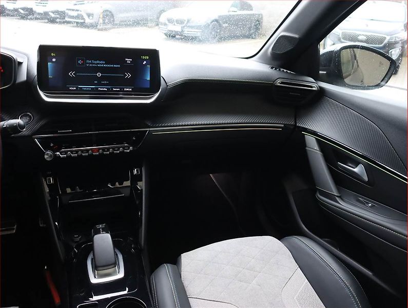 Peugeot 208 (2020) GT 50 kWh, SoH 92%, Automat - fotka 8 z 26