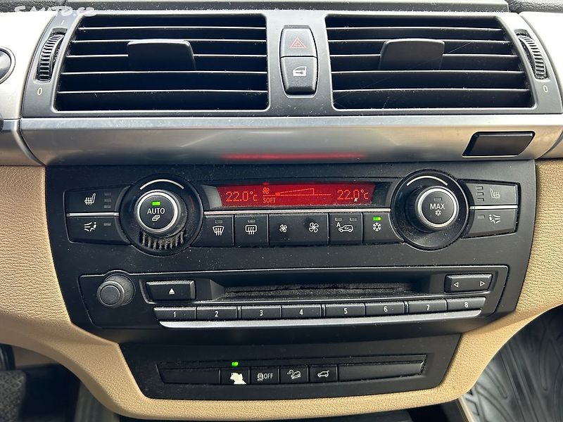 BMW X5 (2013) 3.0 D 180 KW - fotka 17 z 24