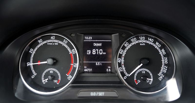 Škoda Rapid 1.0 TSI  Style, manuál, ČR - fotka 35 z 39