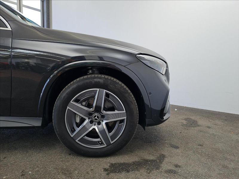 Mercedes-Benz GLC 300d 4MATIC AMG Line - fotka 22 z 22