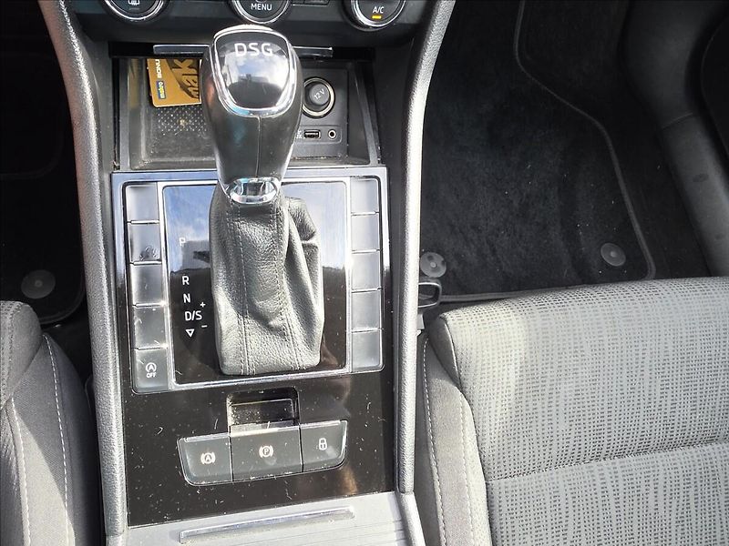 Škoda Superb III 1,4TSi 110KW DSG Style - fotka 22 z 53