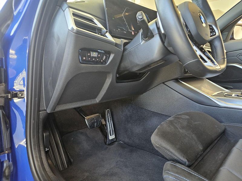 BMW Řada 3 320d xDrive M paket - fotka 14 z 34