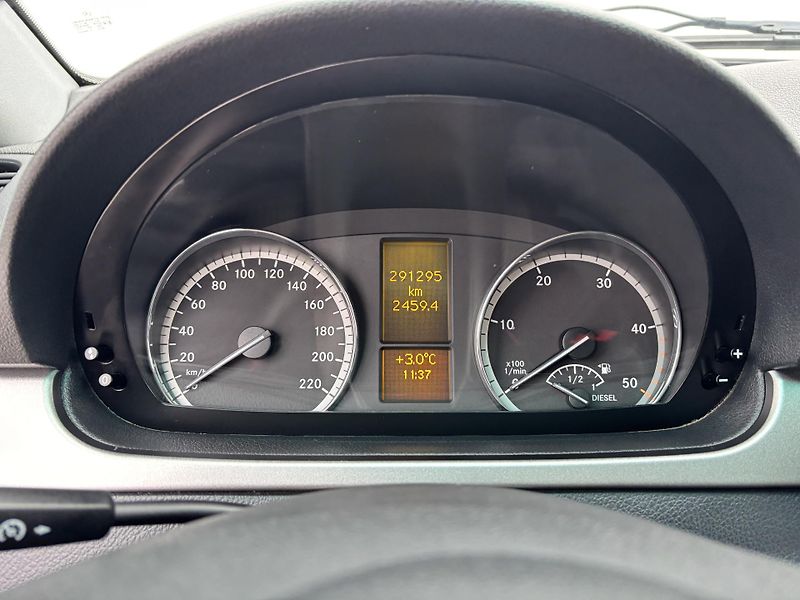 Mercedes-Benz Viano (2011) 3.0CDI V6 165KW Alu kola - fotka 20 z 27