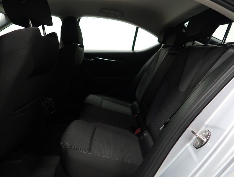 Škoda Octavia 2,0 TDI ČR 1 MAJITEL DPH - fotka 36 z 40