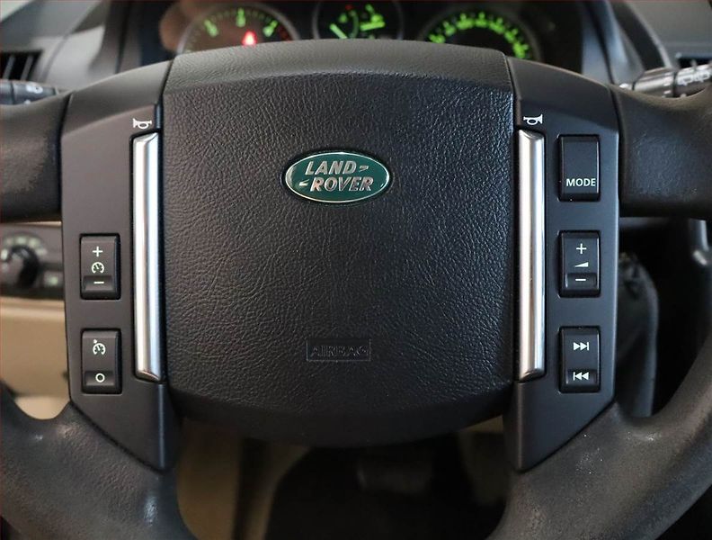 Land Rover Freelander (2011) 2.2 SD4, 4X4, Automat - fotka 19 z 19