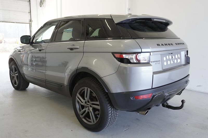 Land Rover Range Rover Evoque 2,2 SD4 DYNAMIC 4WD AUT. - fotka 7 z 31