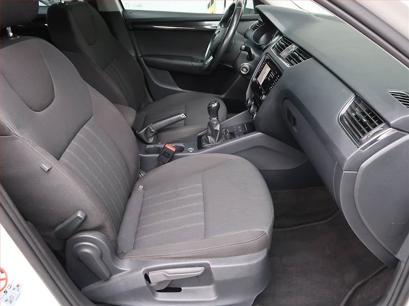 Škoda Octavia (2019) 2.0 TDI, Navi, Tempomat - fotka 9 z 16