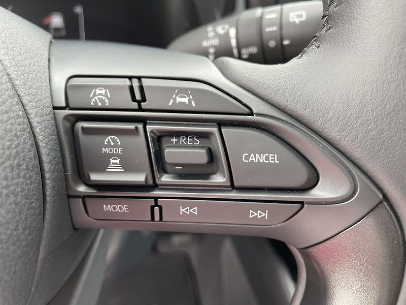 Toyota Yaris 1.5 Hybrid Style ODBĚR ihned - fotka 22 z 27