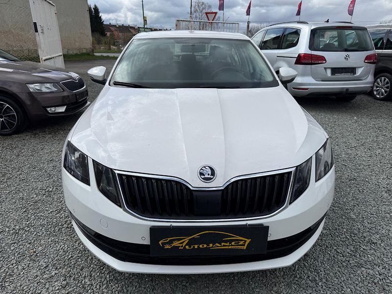 Škoda Octavia 1.6 TDI AMBITION - fotka 2 z 13