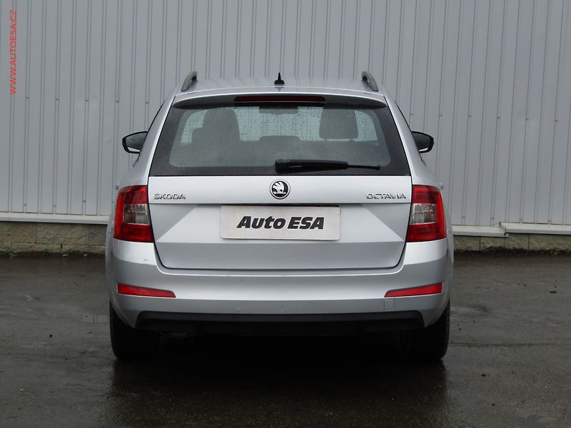 Škoda Octavia (2015) 2.0 TDi, ČR, DSG, bixen - fotka 5 z 21