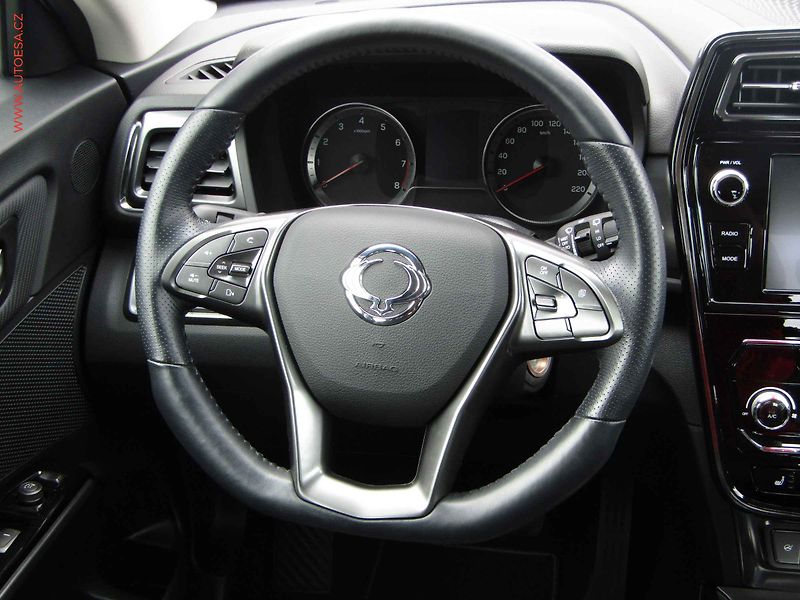SsangYong Tivoli (2022) 1.5 T-GDi, ČR, AC, výhřev sed - fotka 12 z 22