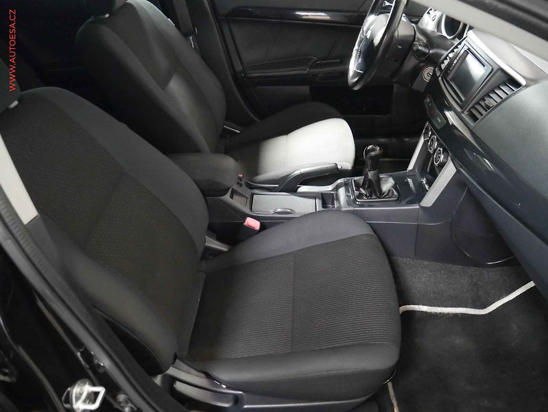 Mitsubishi Lancer (2017) 1.6., 1.maj,ČR, AC, výhřev - fotka 12 z 19