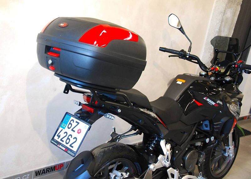 Benelli TRK 251 (2024) pouze 523km, hezký stav, původ - fotka 4 z 20