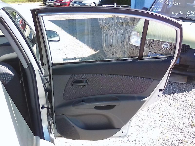 Kia Rio (2006) 1.4i 16V, velmi pěkné - fotka 23 z 30