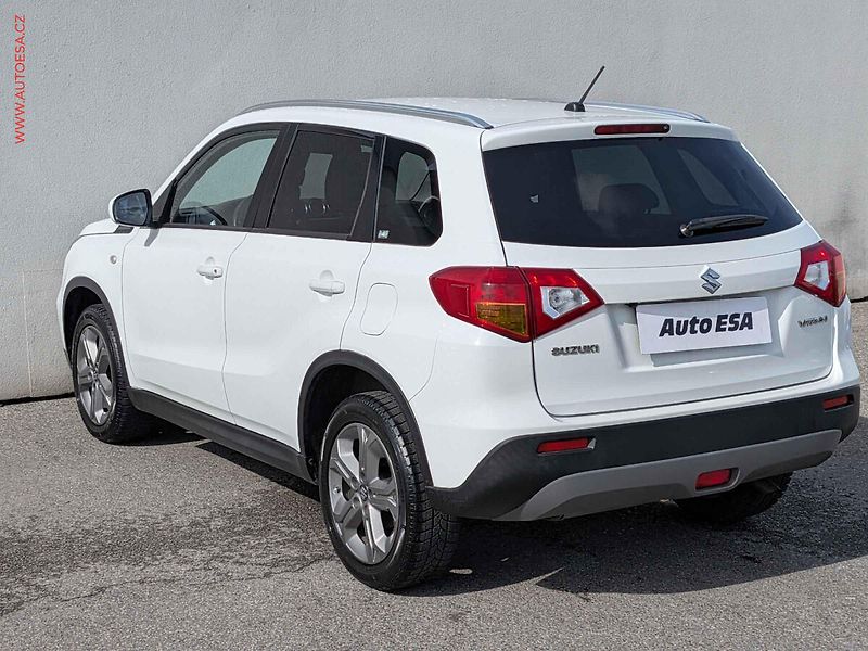Suzuki Vitara (2016) 1.6 VVT, 1.maj,ČR, autoAC - fotka 4 z 15