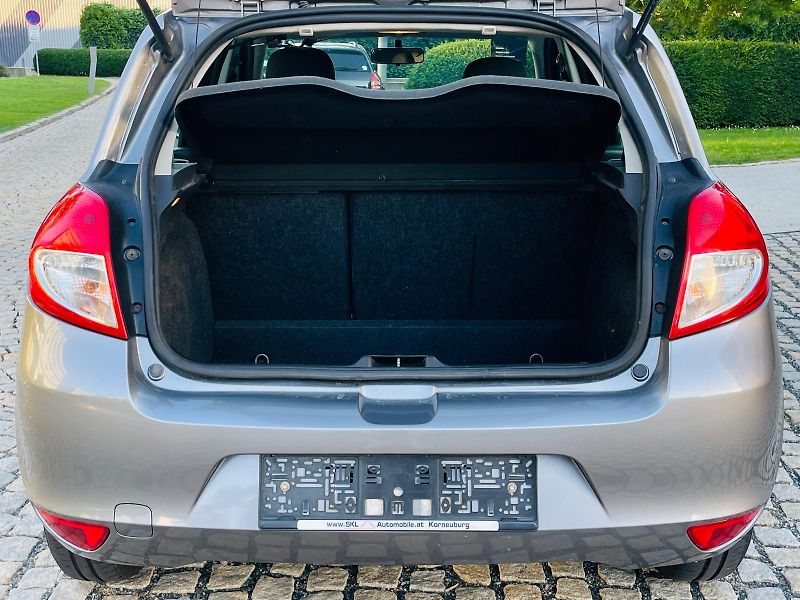 Renault Clio 1.2i 55KW MANUÁL 1MAJITEL  - fotka 20 z 42