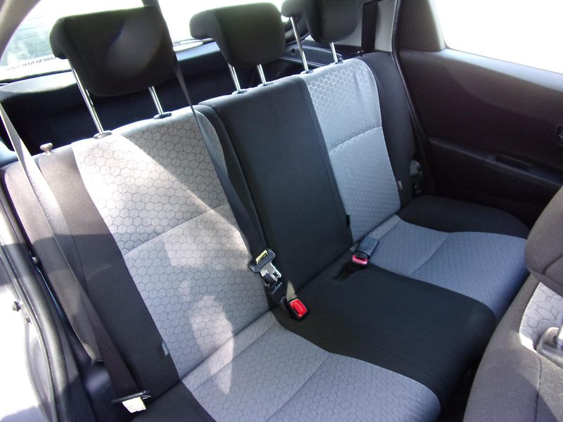 Toyota Yaris (2012) 1.3i 73kW LOUNGE AUT.KLIMA KM - fotka 19 z 23