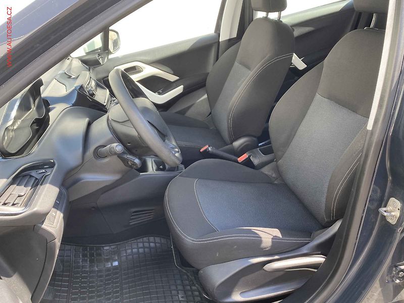 Peugeot 208 (2018) 1.2 PT, AC, tempo - fotka 9 z 15