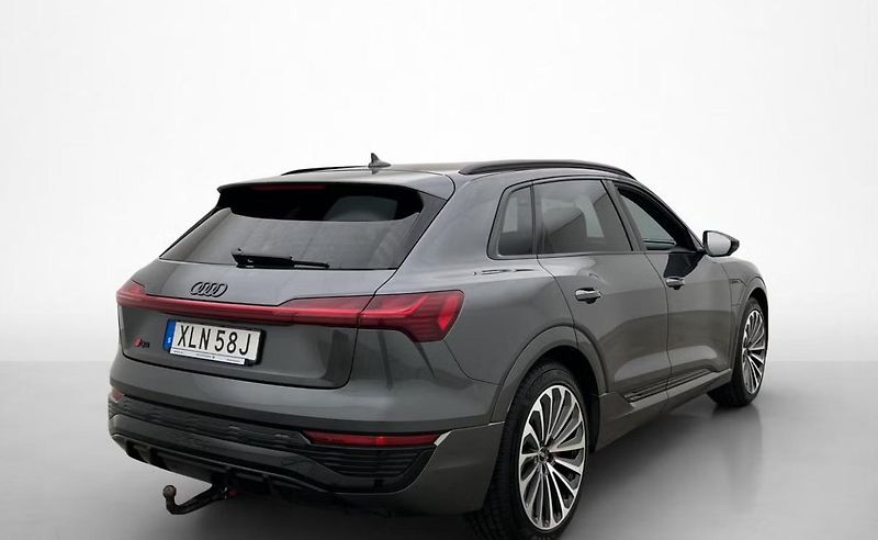 Audi Q8 e-tron 55 Q 360k Matrix Vzduch Pano - fotka 7 z 35