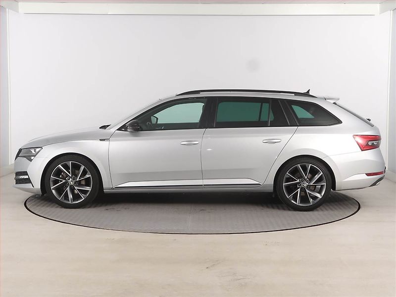 Škoda Superb (2023) Sportline 2.0 TDI - fotka 3 z 17