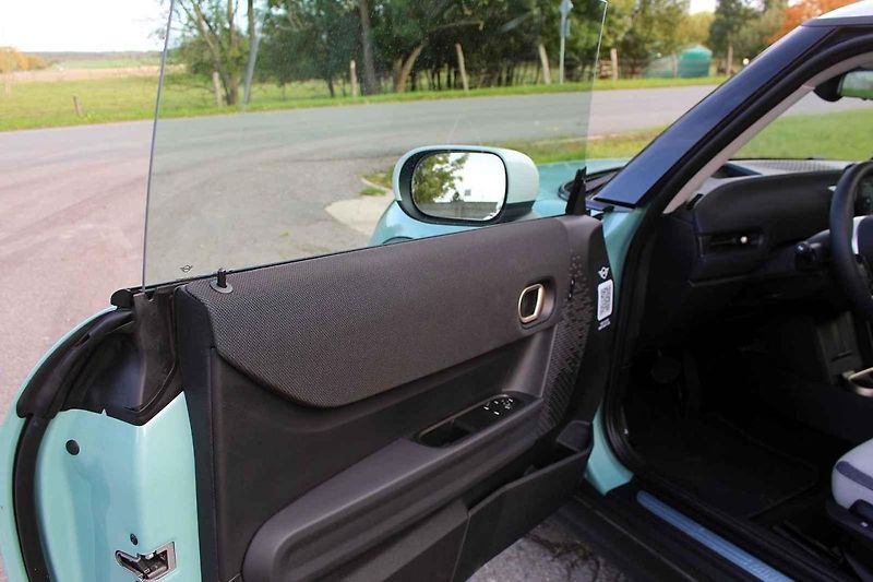 Mini Cooper S stále vyhoví nadšeným řidičům