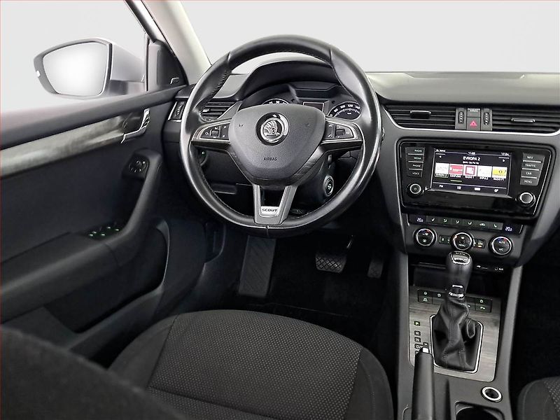 Škoda Octavia (2015) Scout 2.0 TDI, 4X4, Automat - fotka 7 z 23