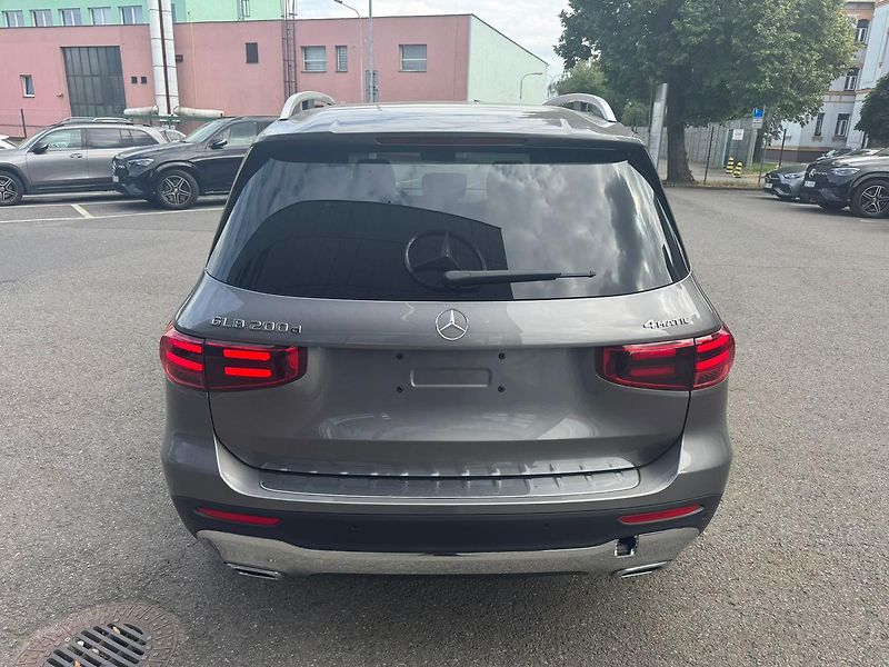 Mercedes-Benz GLB (2025) 200 d 4MATIC - fotka 6 z 29
