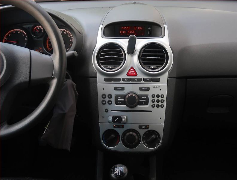 Opel Corsa (2014) 1.2 - fotka 12 z 17