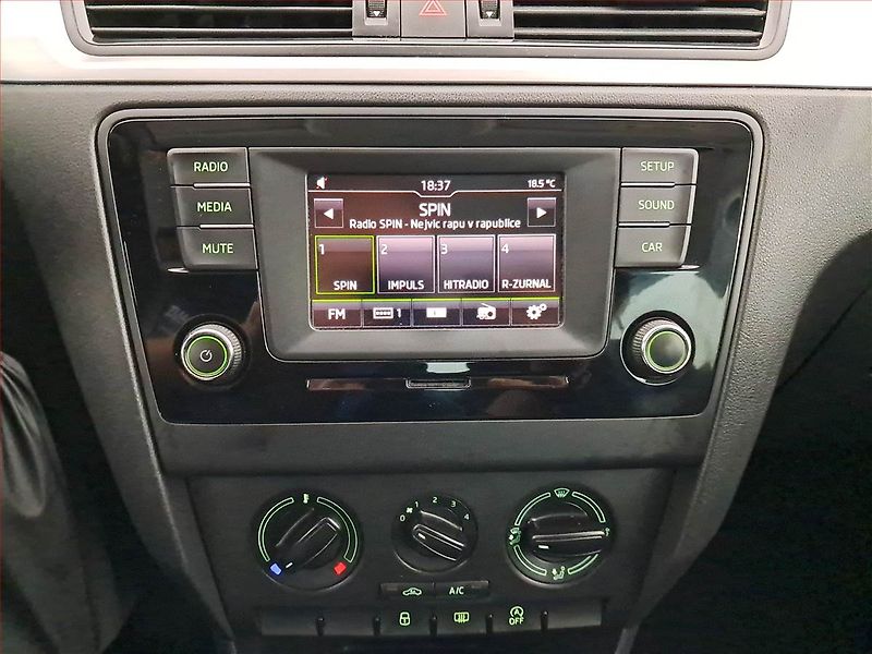 Škoda Rapid (2016) Ambition 1.2 TSI, Serv.kniha - fotka 12 z 16
