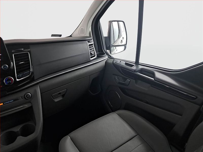 Ford Tourneo Custom (2019) Titanium 2.0 EcoBlue mHEV - fotka 8 z 23