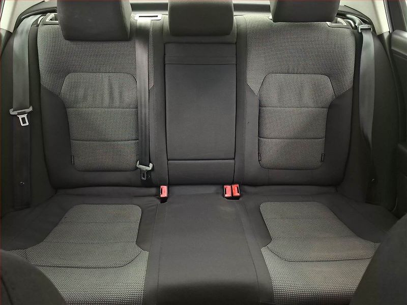 Volkswagen Passat (2011) 1.6 TDI, Tempomat - fotka 10 z 18