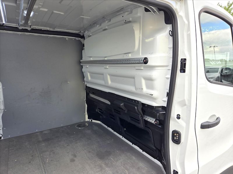 Renault Trafic 2,0 dCi 107kW A/T L2H1 Cool 1. - fotka 12 z 16