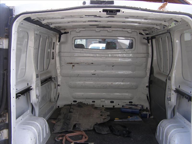 Renault Trafic 2,0   NELZE NASTARTOVAT - fotka 15 z 19