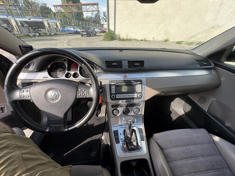 Volkswagen Passat (2006) Automat DSG-Parrot-Nová STK - fotka 24 z 28