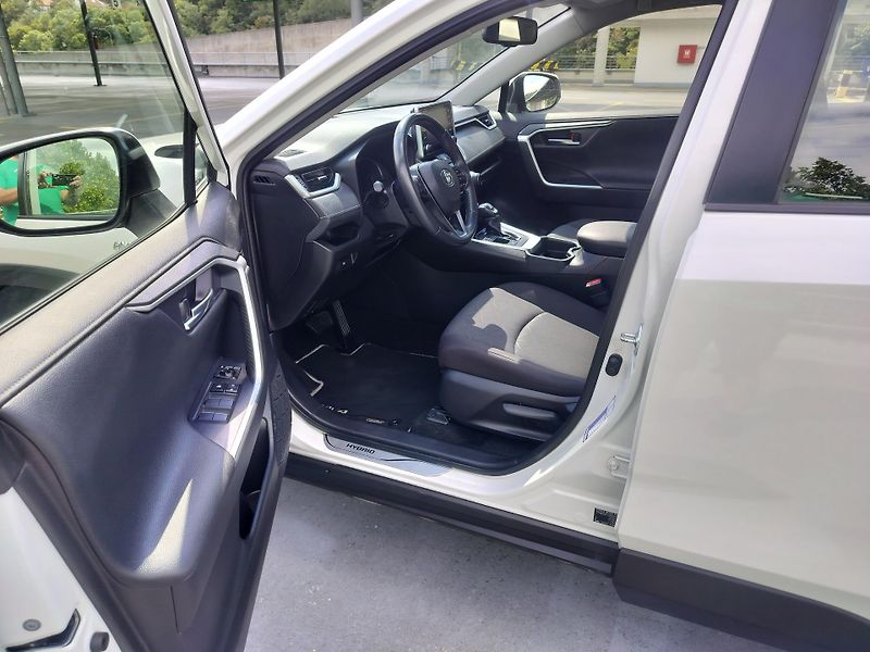 Toyota RAV4 2.5 Hybrid BUSINESS, navigace - fotka 9 z 24