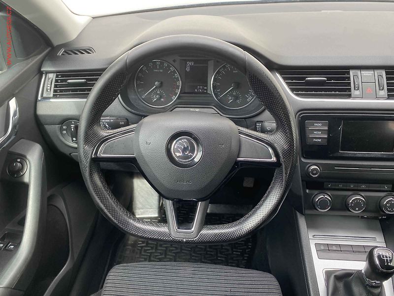 Škoda Octavia (2016) 1.6 TDi, ČR, Ambition, +kola - fotka 11 z 17
