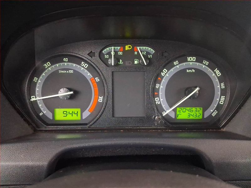 Škoda Fabia (2006) 1.2 12V, nová STK, jezdí dobře - fotka 11 z 16